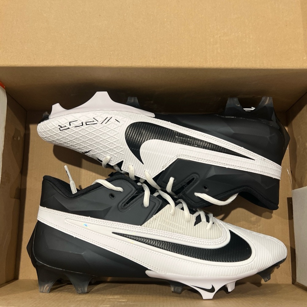 Size 11 Nike Vapor Edge Elite 360 2 Football Cleats White/Black FD5713-004